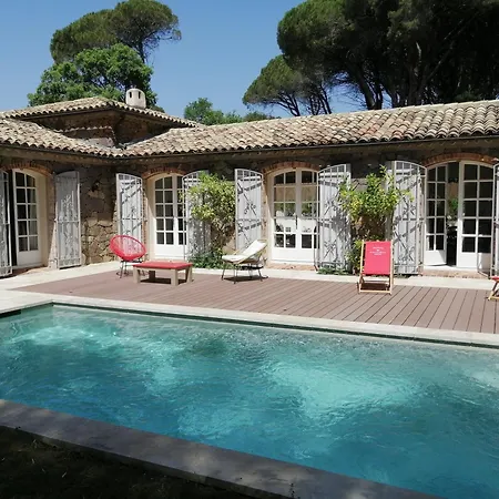 Au Calme Proche Des Golfs Hotel 4*